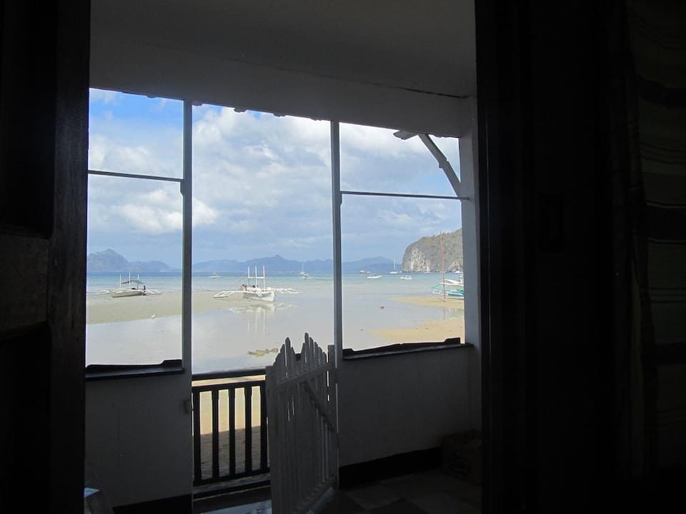 Islandfront Cottages Hotel in El Nido