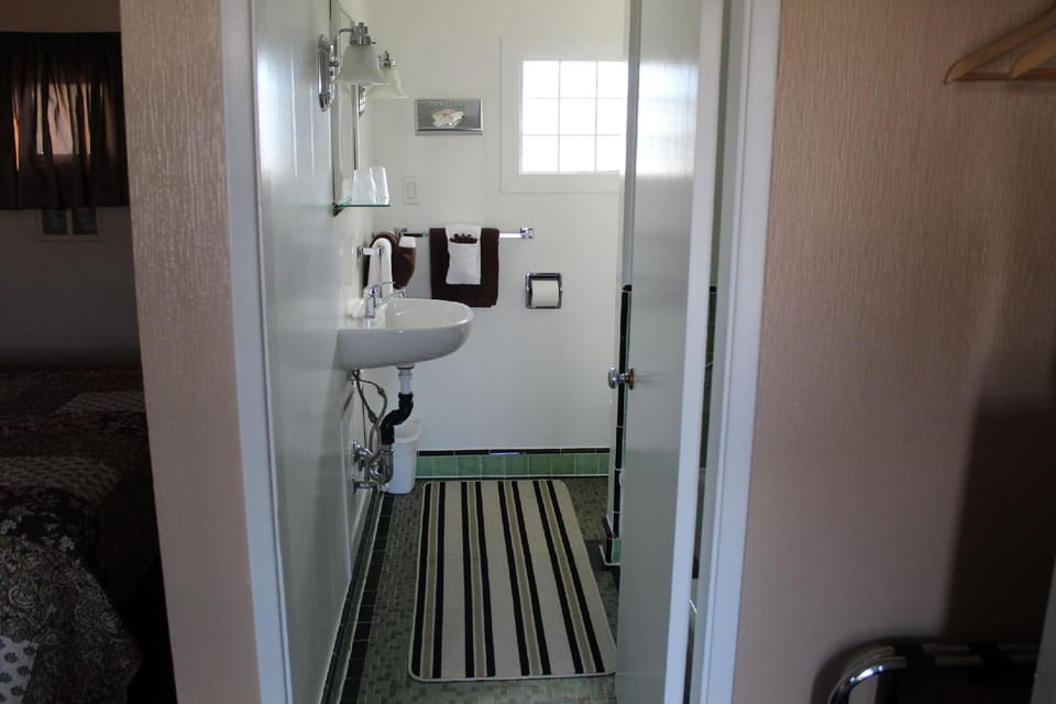 Nomad motel Hotel in British Columbia