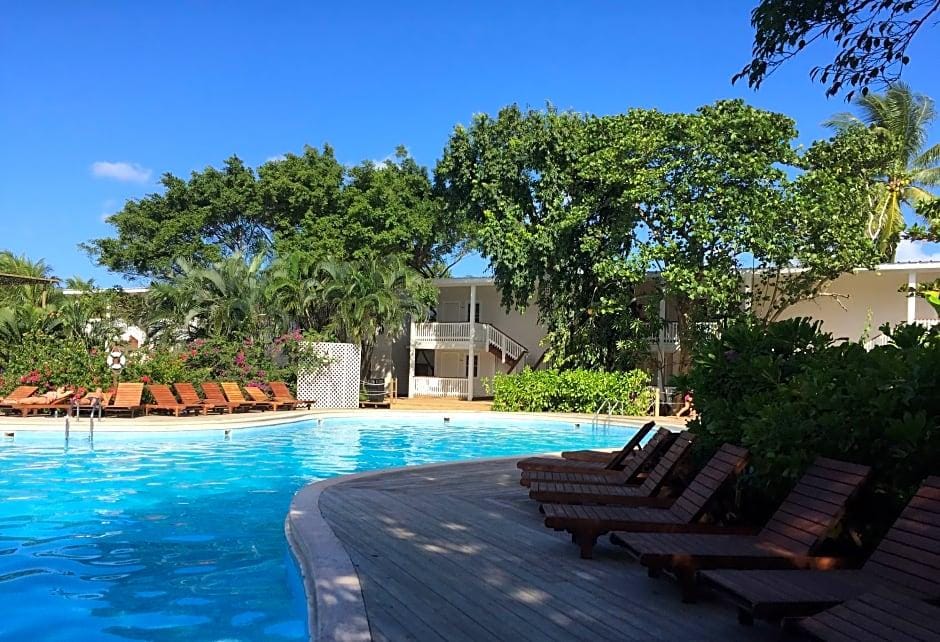 Henry Morgan Resort - All Inclusive Hotel in West Bay