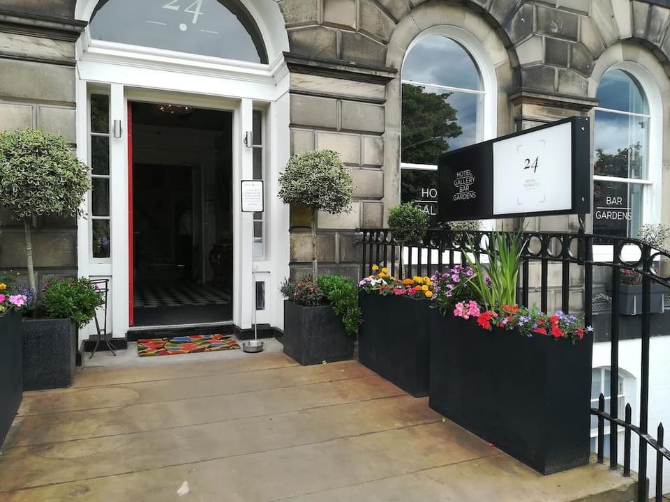 AILSA CRAIG HOTEL Hotel in Edinburgh