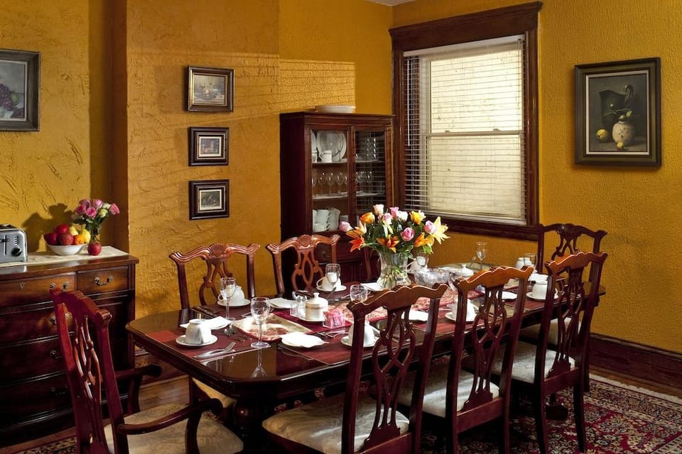 American Guest House Hotel in Arlington