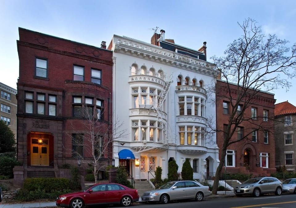 American Guest House Hotel in Arlington