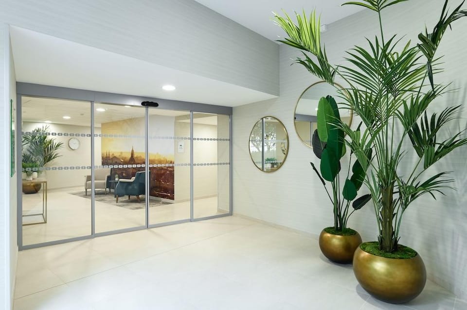 Zenao Suresnes Hotel in Suresnes