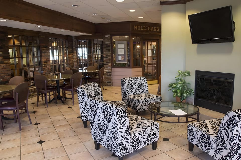 Lamplighter Inn & Suites - North Hotel in Springfield