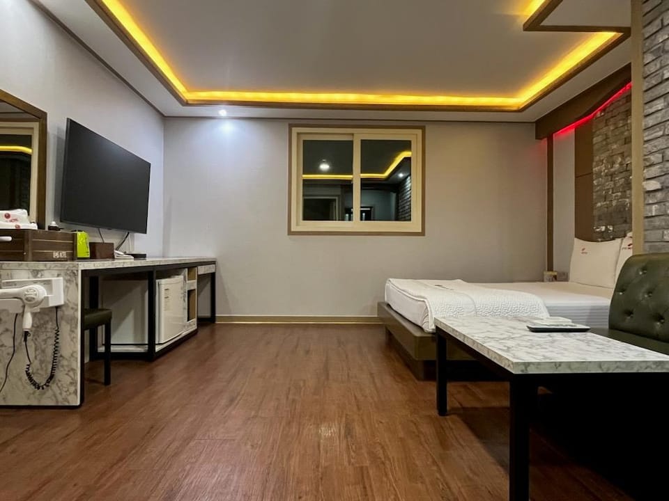 Gumi Wonpyeong-dong Tomato Motel in South Korea