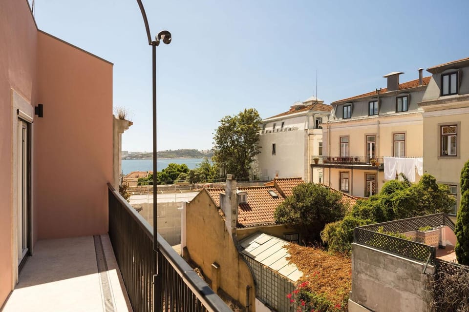 Ando Living - Flores 25 House Apartment hotel in Lisbon