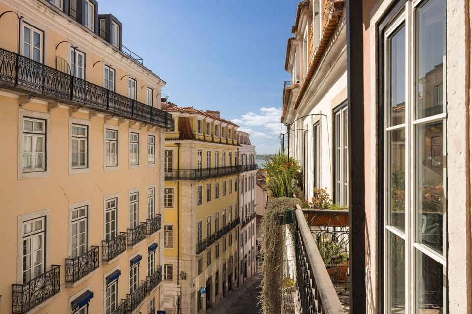Ando Living - Flores 25 House Apartment hotel in Lisbon