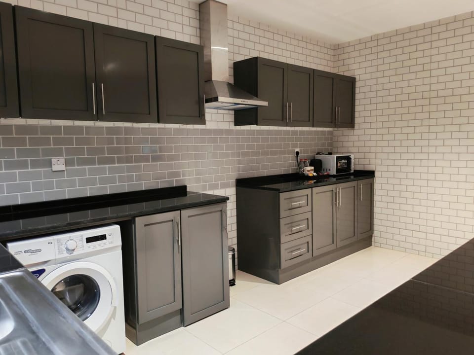 Baithans 24 Furnished Apartments LLC  Hotel in Ajman