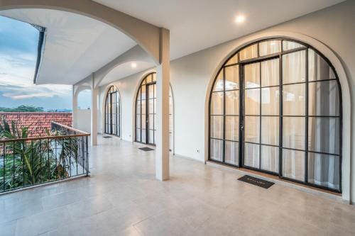 Le Jardin CoLiving A7 - Upscale Apt, Canggu center Hotel in North Kuta