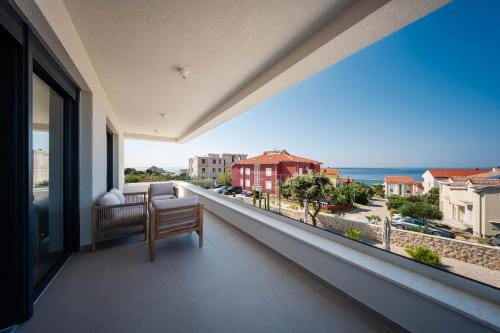 Villa Sempreviva and Salvia - Sea View Luxury Retreats Hotel in Novalja