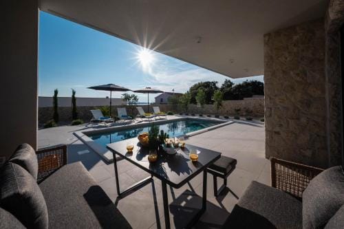 Villa Sempreviva and Salvia - Sea View Luxury Retreats Hotel in Novalja