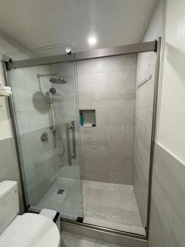 Quiet Private Room Near SFO with Free Parking Hotel in San Bruno