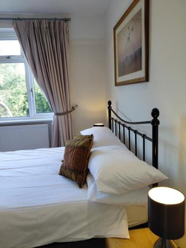 Quiet Professional Room Hotel in Bristol