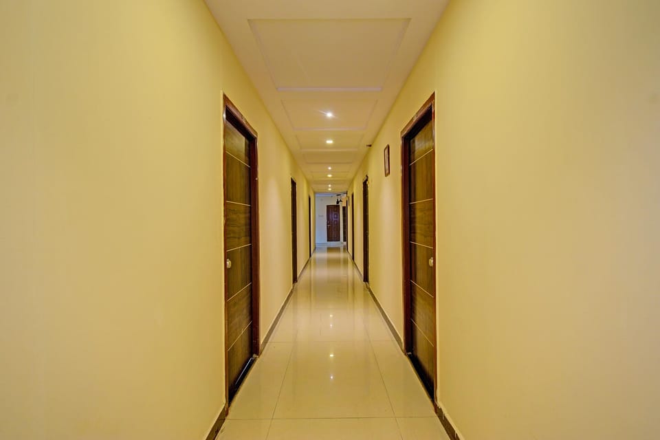 FabHotel White Ridge Hotel in Hyderabad