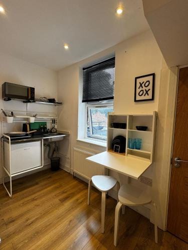 Townhouse Studio with Kitchen & Ensuite - Great Location Hotel in London Borough of Southwark