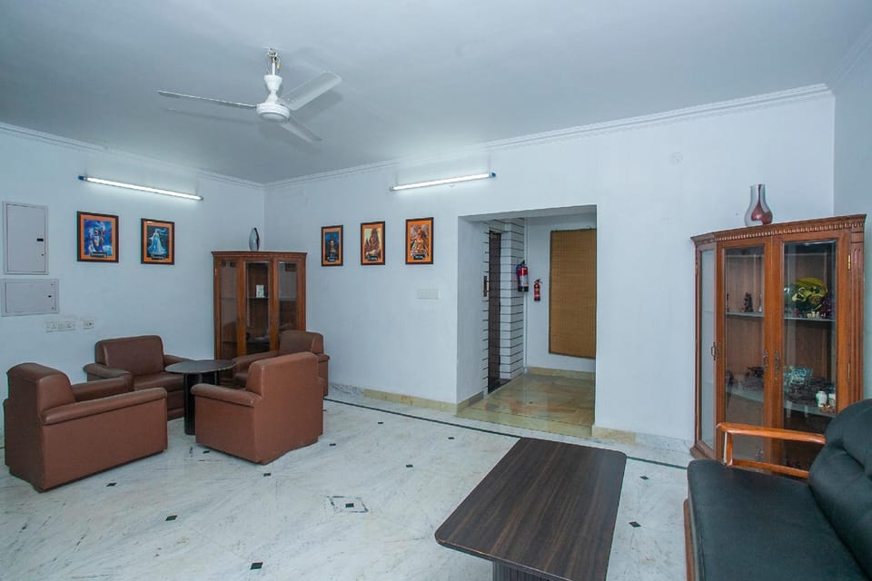 OYO Asteria Near Sri Someshwara Swami Temple Hotel in Bengaluru
