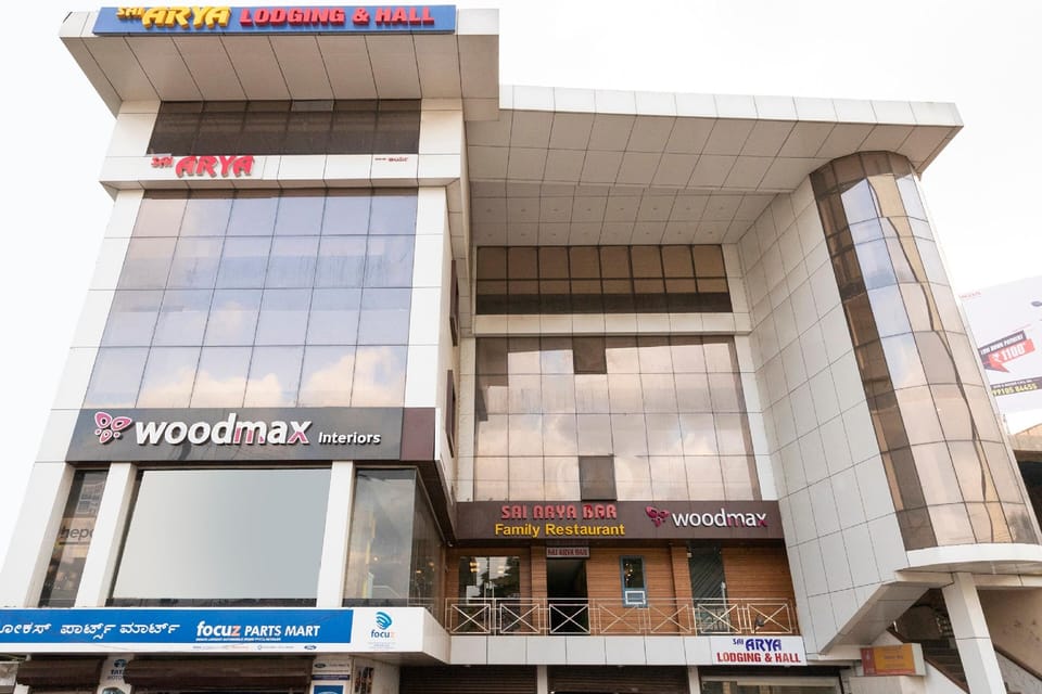 Capital O Sai Arya Hotel in Mangaluru