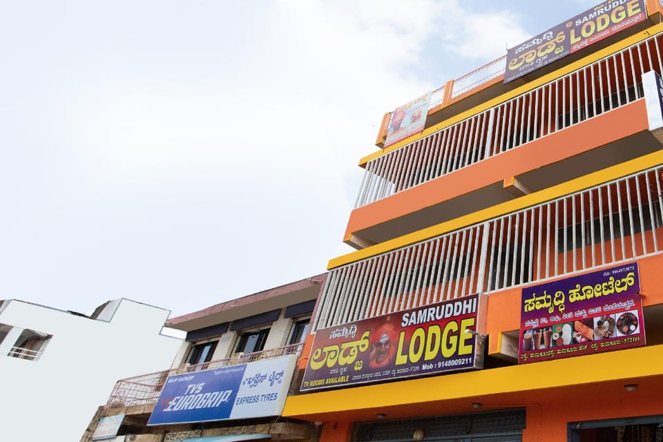 SPOT ON Samruddhi Lodge Hotel in Karnataka