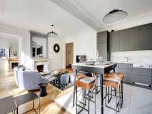 Superb Apartment Center of Paris Le Marais 3 bdrs Hotel in Paris