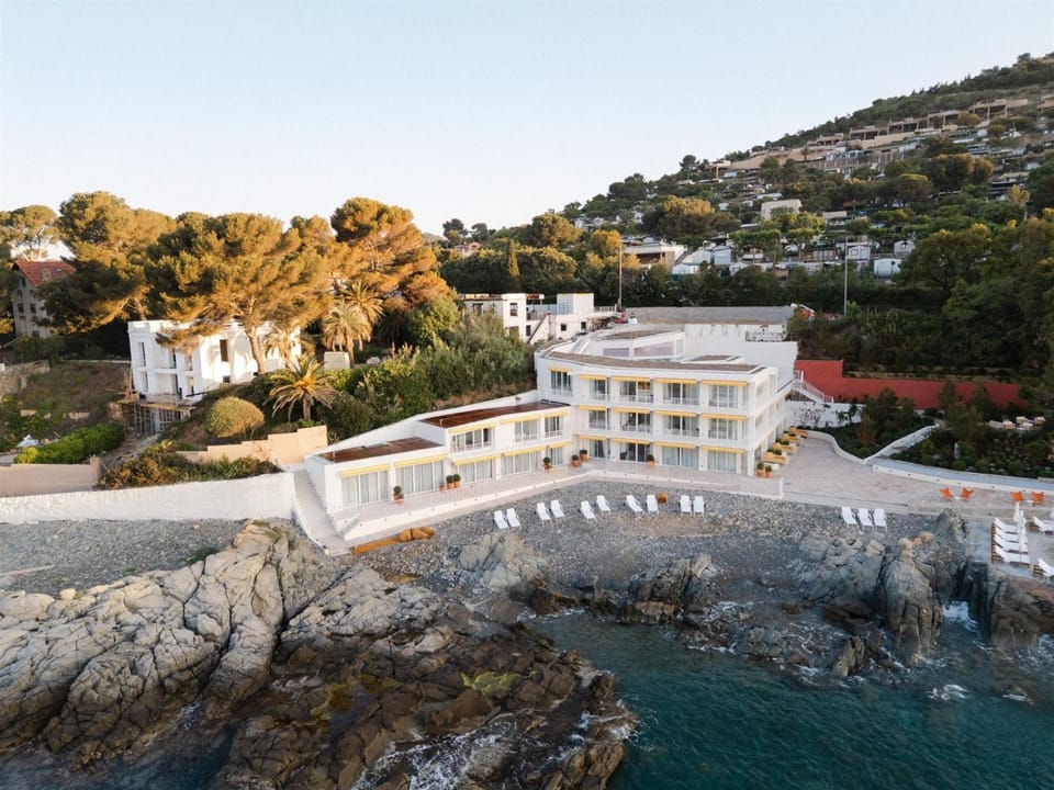 Les Roches Rouges, a Beaumier hotel Hotel in Saint-Raphael