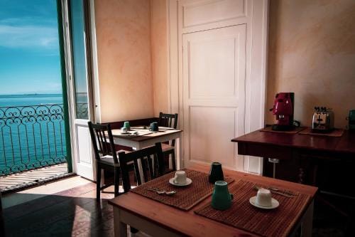 B&B Le finestre sul mare Hotel in Province of Taranto