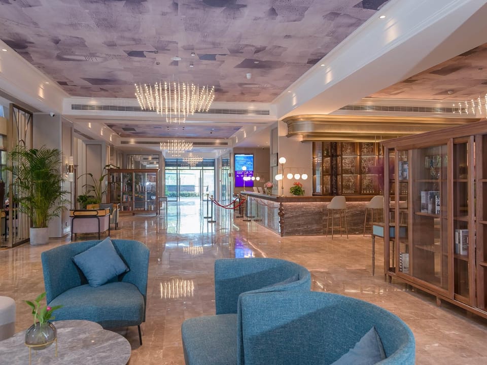Mercure Hangzhou East Railway Station Hotel in Hangzhou