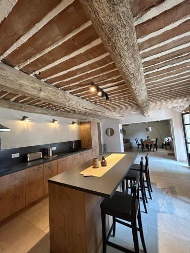 Le Jas de la Cascade Hotel in Cavaillon