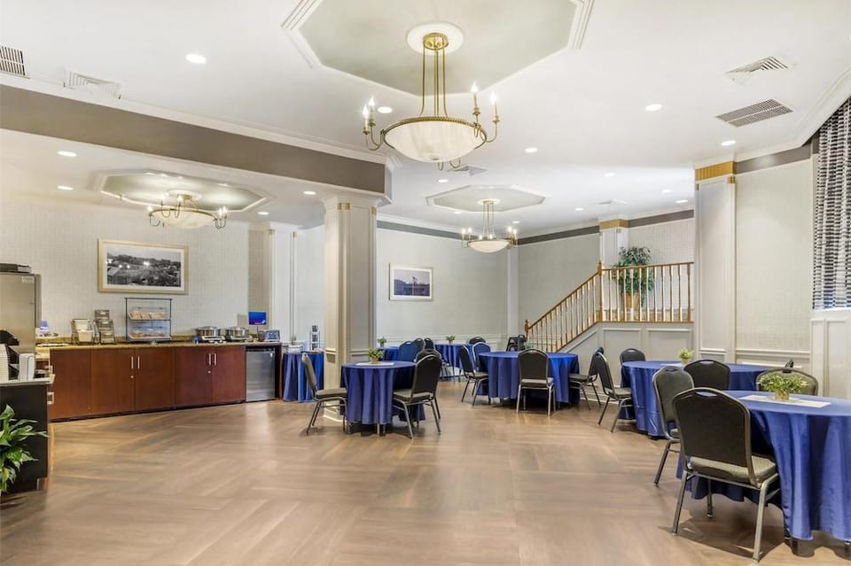 Ramada Bayside/Queens Hotel in Bayside