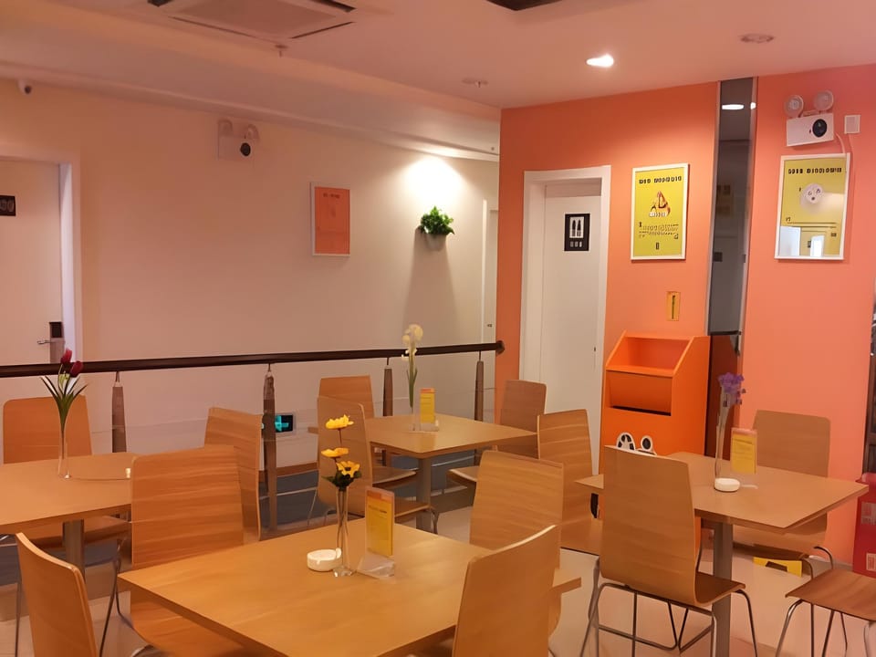 7 Days Premium Nanchang Train Station Hotel in China