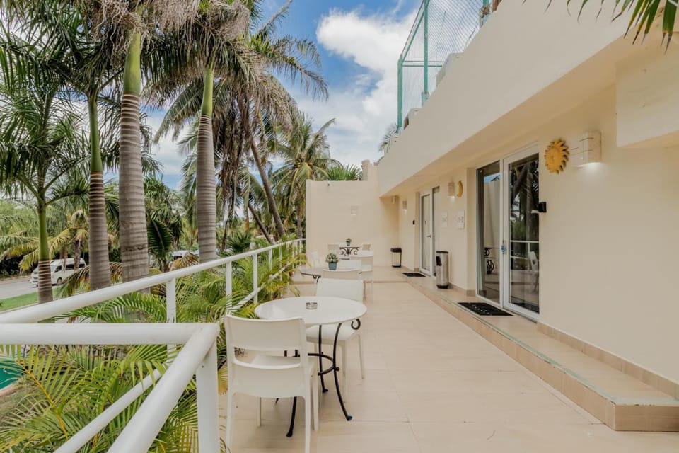 CASA NAMI- Cancun Beachside Suites Apartment hotel in Cancun