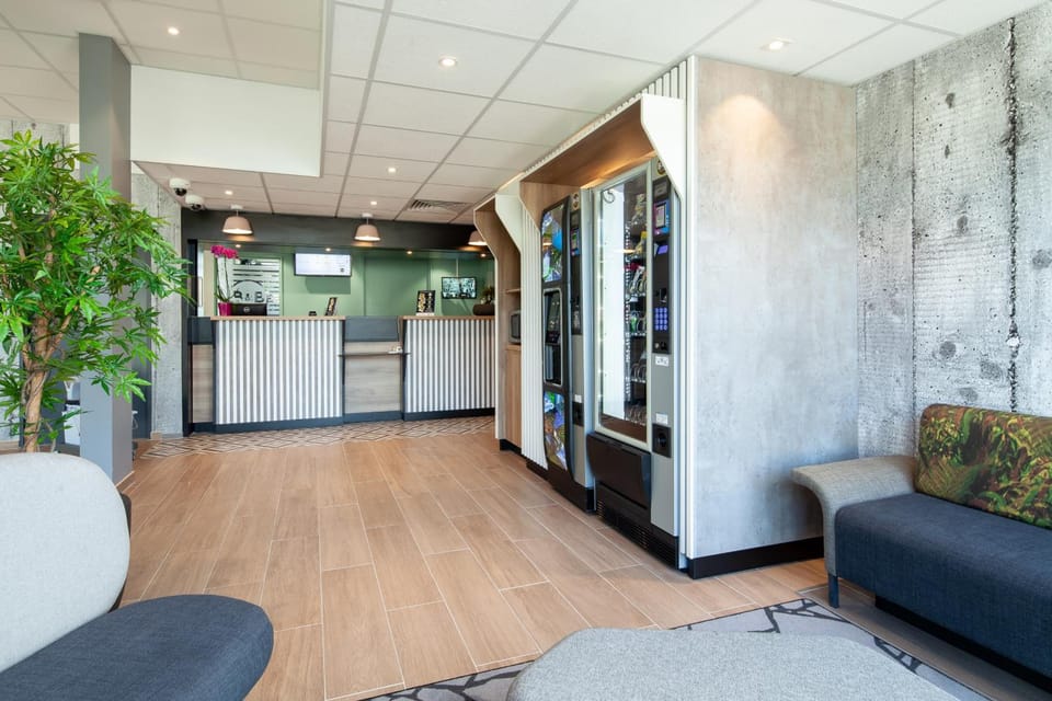 B&B HOTEL Igny Palaiseau Hotel in Île-de-France
