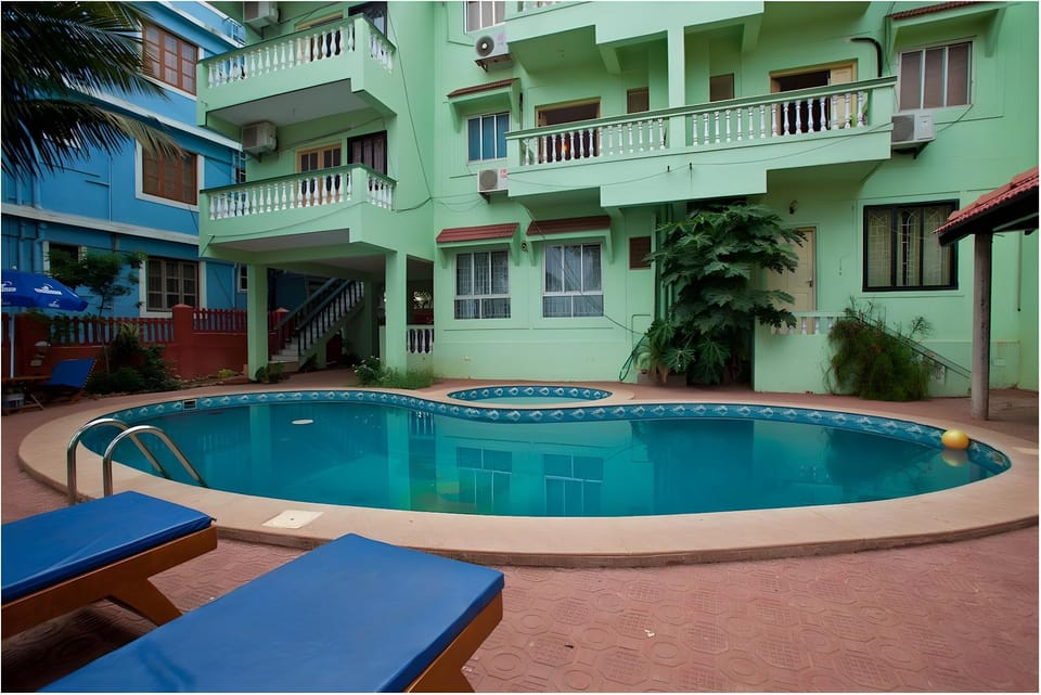 Swimming pool