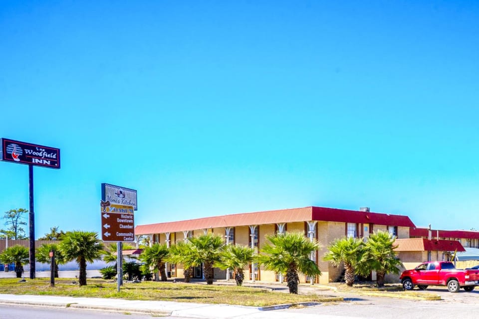 Woodfield Inn & Suites Hotel O, Yoakum TX 111 Hotel in Texas