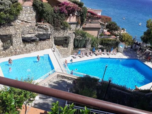 Conca Verde c21- BEACH FRONT little villas POOL, private JACUZZI sea view Hotel in Liguria