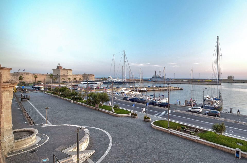 Alloggio Turistico Mediterranean Cruises Hotel in Civitavecchia