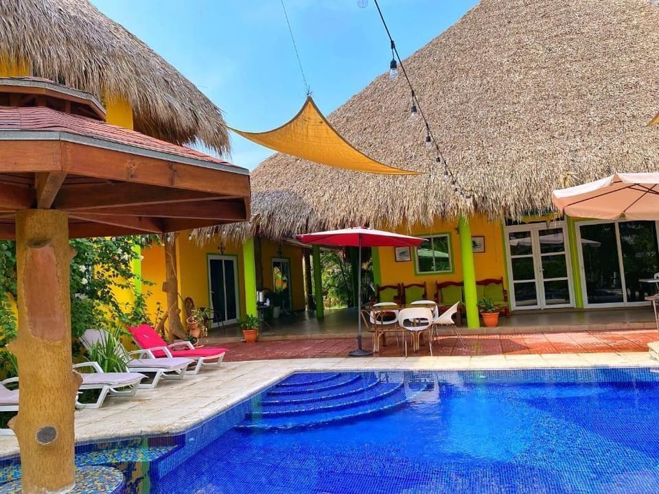 Hotel Brunette Beach El Paredon Hotel in Guatemala