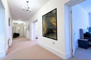 ft Huge, 3Bed 3Bath, AC, 5 mins to St James Park, Buckingham Palace Hotel in City of Westminster