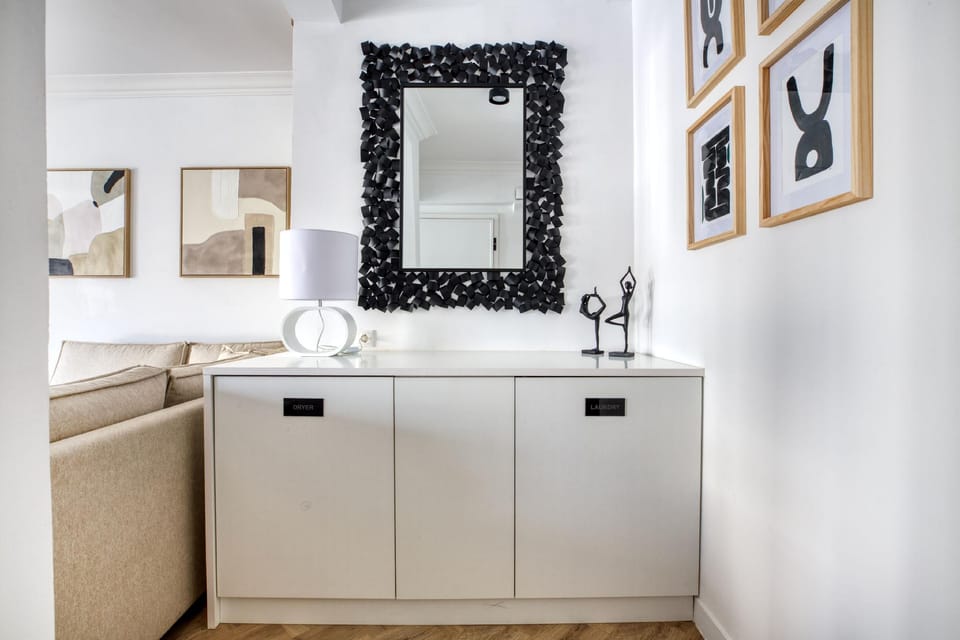 Whitewood Residence Hotel in Athens