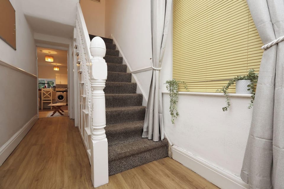 Cardiff Guesthouse & On-Street Parking Hotel in Cardiff