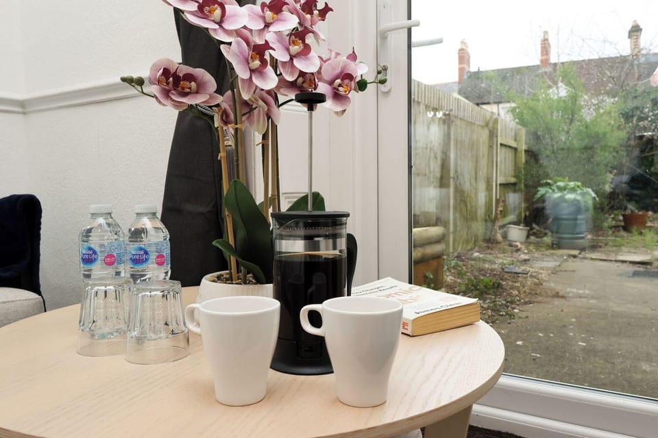 Cardiff Guesthouse & On-Street Parking Hotel in Cardiff