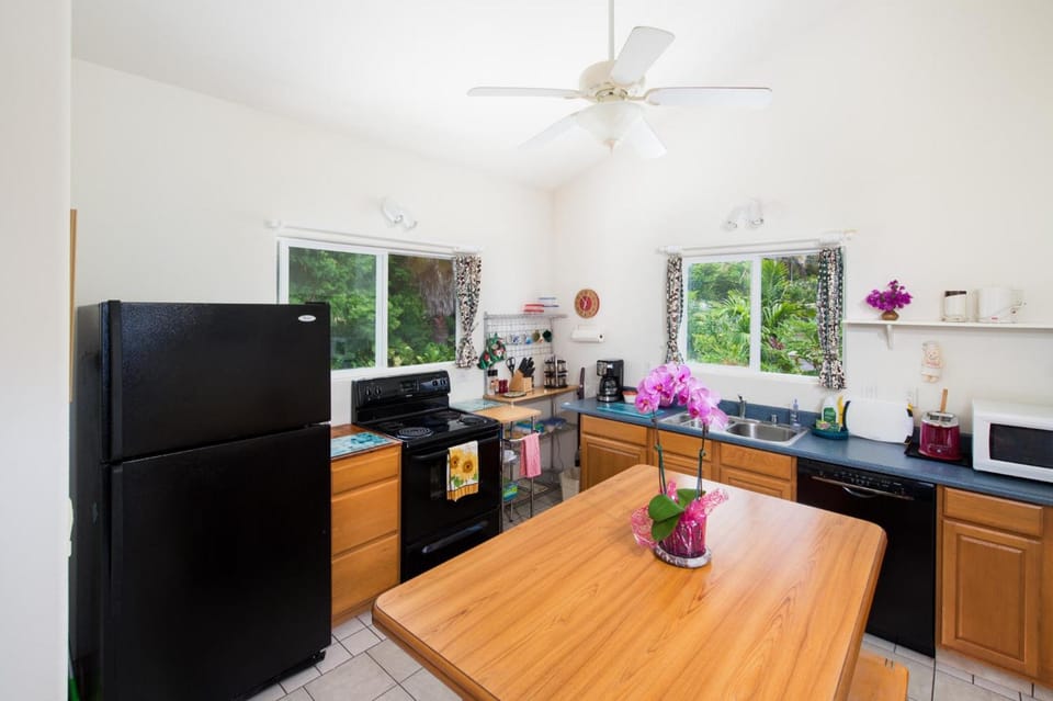 Bears' Place Guest House Hotel in Kalaoa