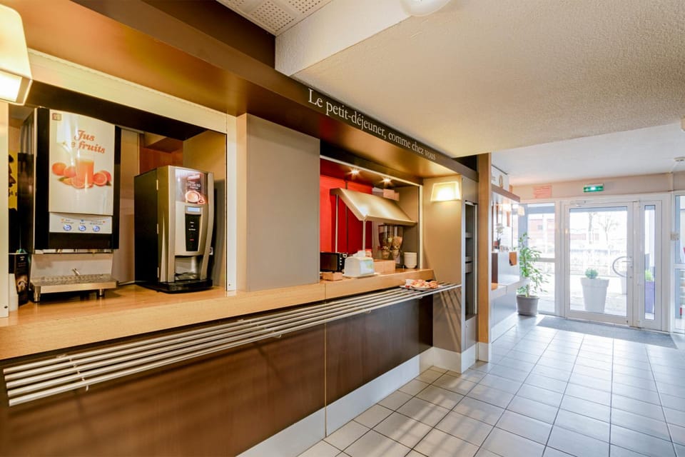 B&B HOTEL Rouen Parc des Expos Zenith Hotel in Normandy