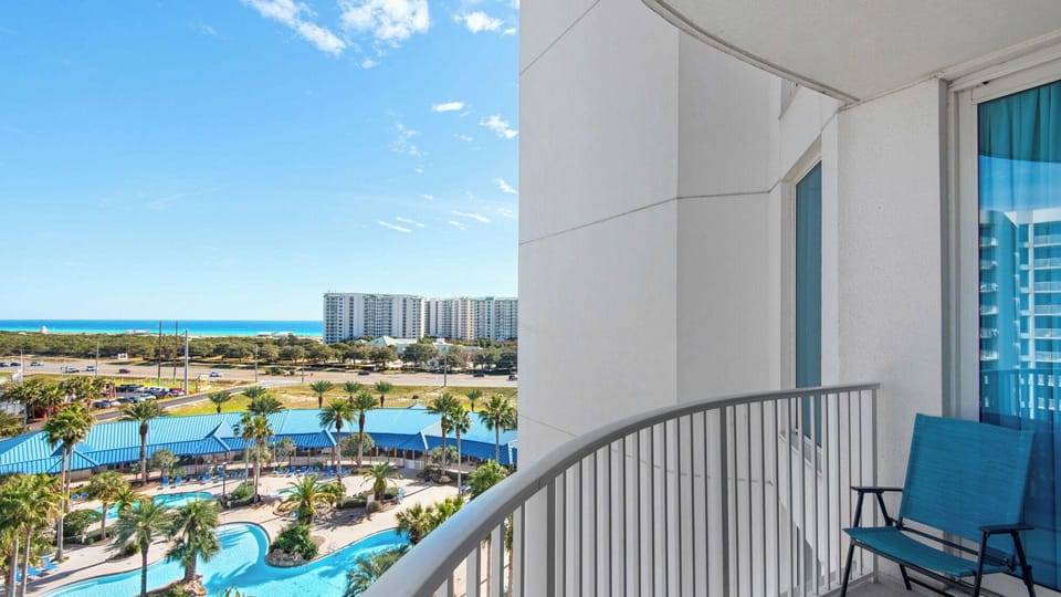 Palms Resort 2813: 2br, Pools, Courts, Gulf Views & Minutes to Beach! Hotel in Destin