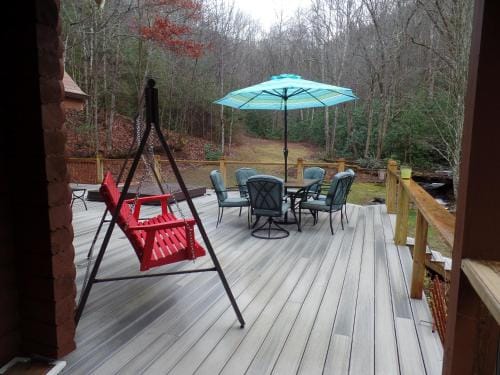 Creekside Paradise Bed and Breakfast Hotel in Stecoah
