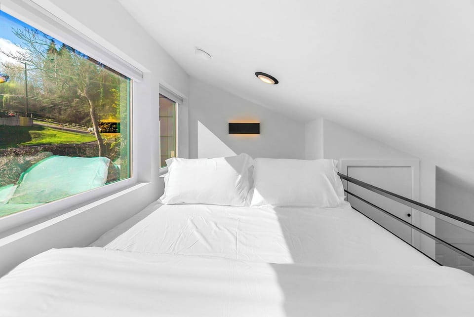 Sleek & Stylish Urban Loft Hotel in Columbia City