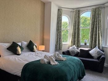 Athol House Hotel in Douglas