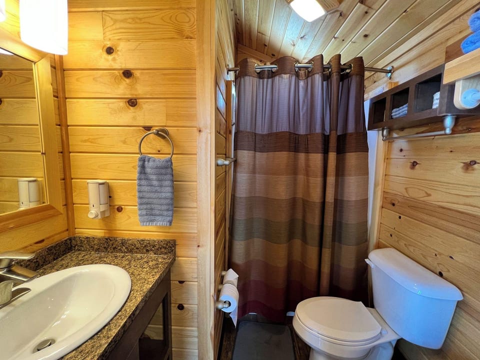 A-Lodge Salida - Cabins RV Tents Camping Hotel in Colorado