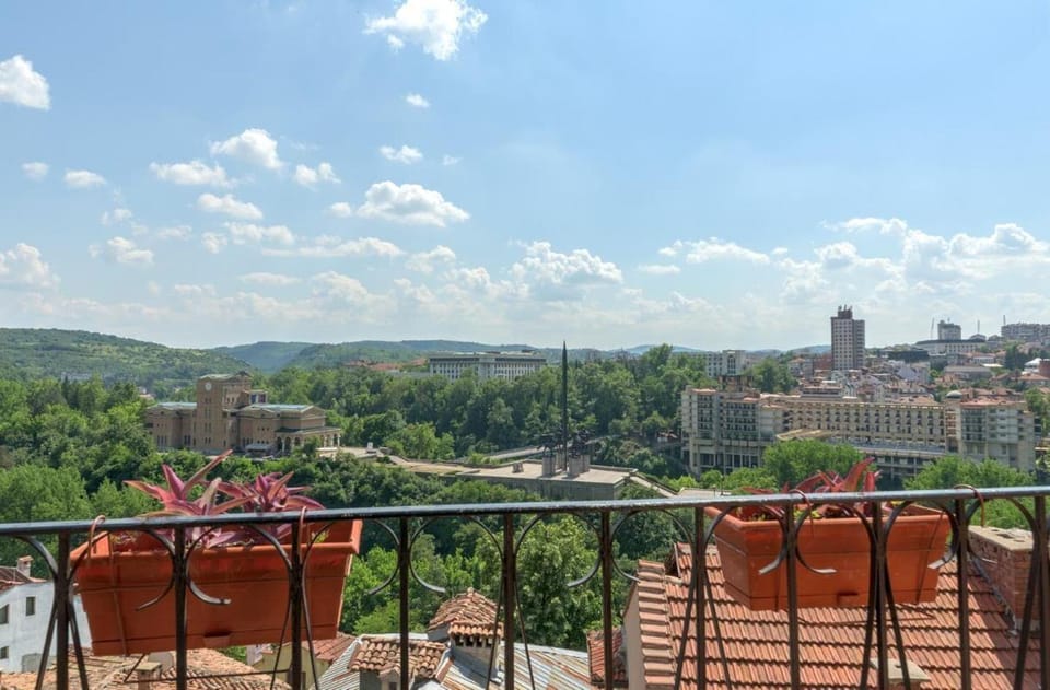 Room-charming Guest Room in Historic Vel Hotel in Veliko Tarnovo