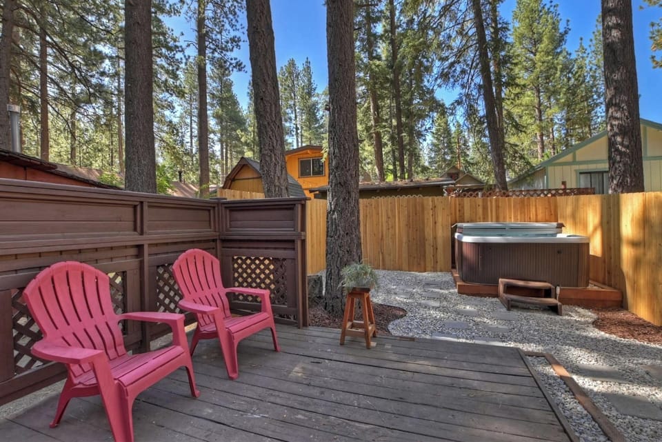 Summit Happy Mountain Cabin Hotel in Big Bear