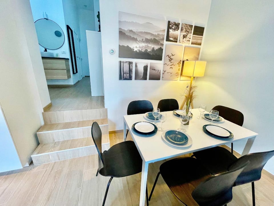 Luxury 2BR 2BA Near Fashion District by Oneluxstay Hotel in Antwerp